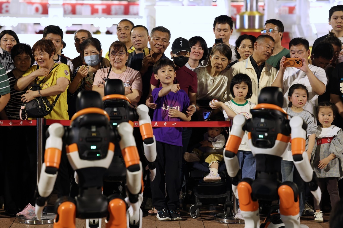 CHINA-FUJIAN-FUZHOU-ROBOT DANCE (CN)
