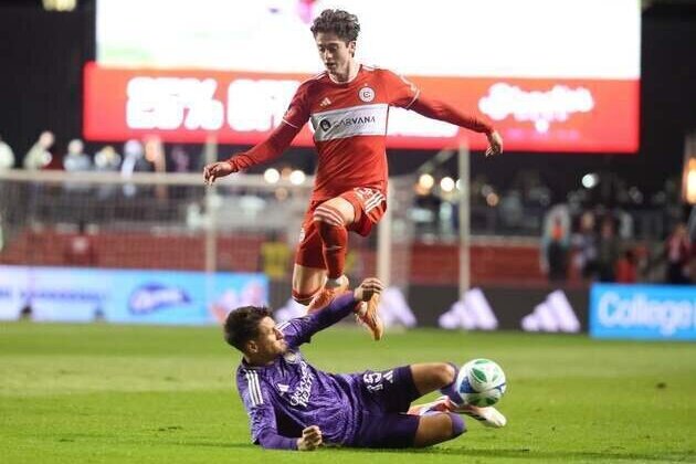Fire transfer M Brian Gutierrez to CD Guadalajara