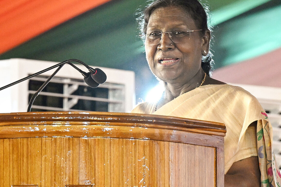 President Droupadi Murmu extends Holi greetings