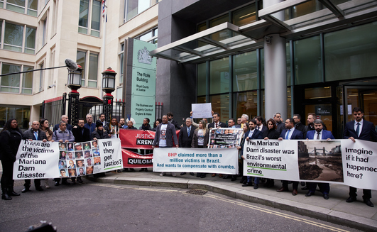 Victims of the Mariana disaster in Brazil protest in front of UK court.