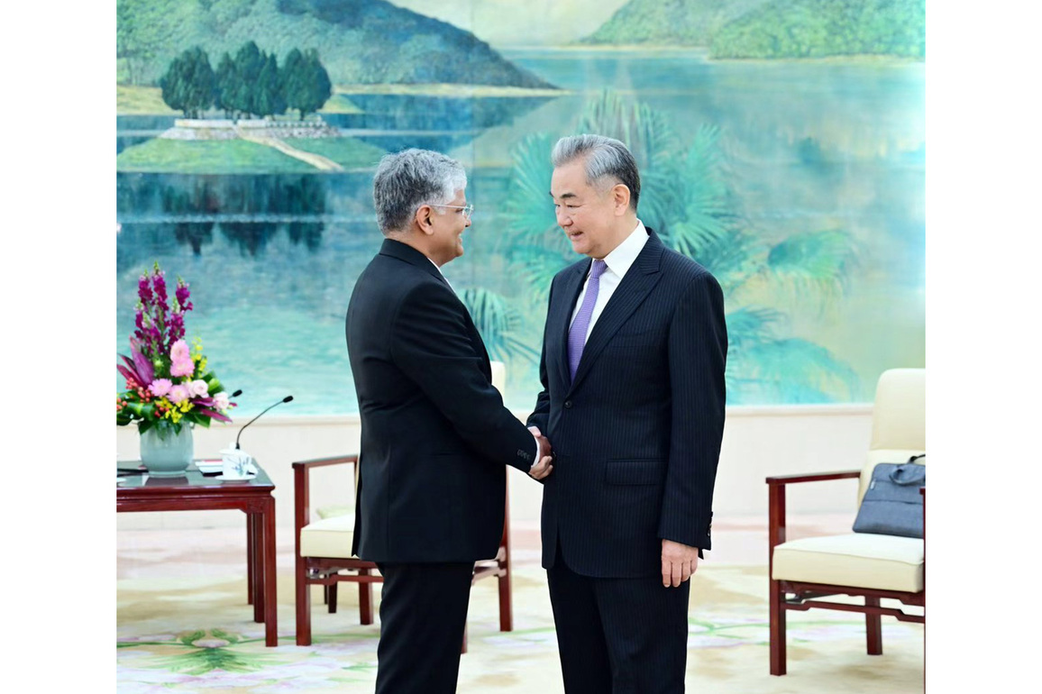 "China, India share far more common interests than differences": Chinese FM to outgoing Indian Envoy Rawat