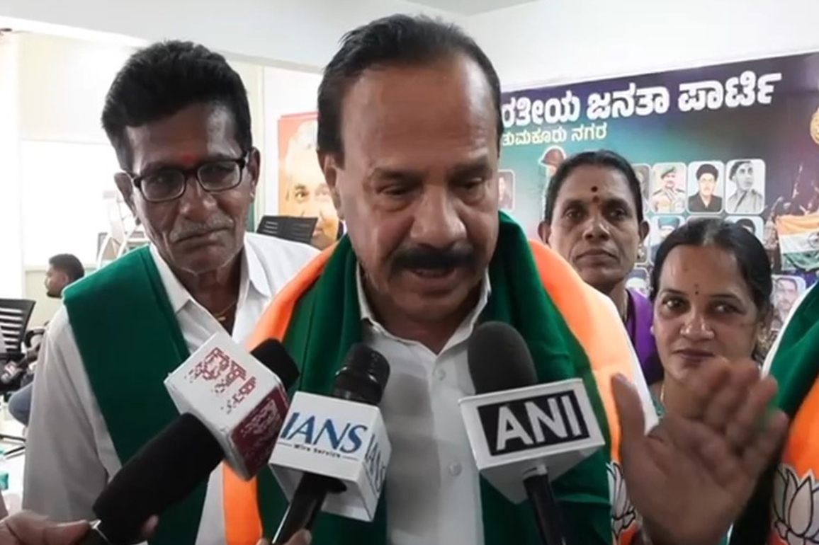 "Should resolve their issue or quit, Karnataka farmers suffering due to their infighting": Sadananda Gowda on 'rift' in Congress