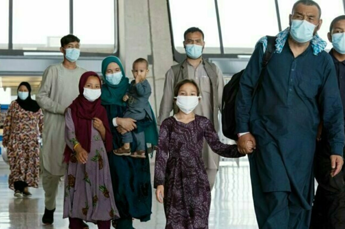 US Court Temporarily Halts Bid To End Protection Status For Afghans