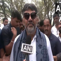 Karnataka Deputy CM Shivakumar flags off 'Run for Rajiv' marathon in Bengaluru