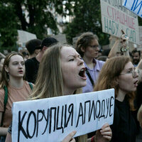 Protesters chant Zelensky is the devil in Kiev 