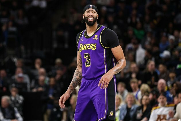 Anthony Davis leads thriving Lakers into contest with Rockets