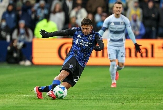 Earthquakes MF Hernan Lopez out 3-4 months after shoulder surgery