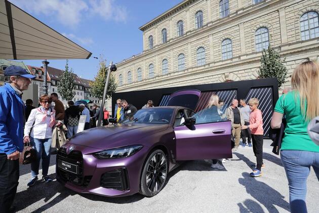 German auto giants report profit slumps, blame U.S. tariffs