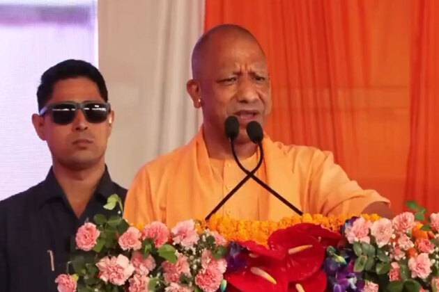 UP CM Yogi Adityanath hits out at Akhilesh Yadav, says "your govt shot Ram devotees, have you seen your history"