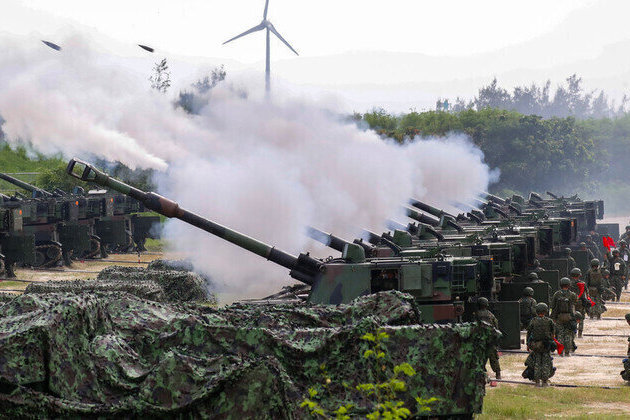US blindsides Taiwan with arms sales pause