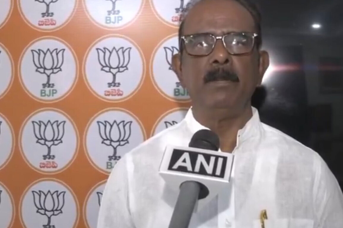 "PM Modi called people to be economic warriors": BJP's Boora Narsaiah Goud backs PM's 'seven appeals'
