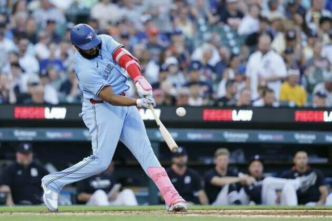 Tigers continue slide in blowout loss to Blue Jays