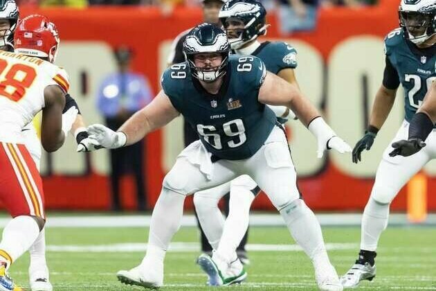 Report: Eagles G Landon Dickerson thought to have meniscus injury