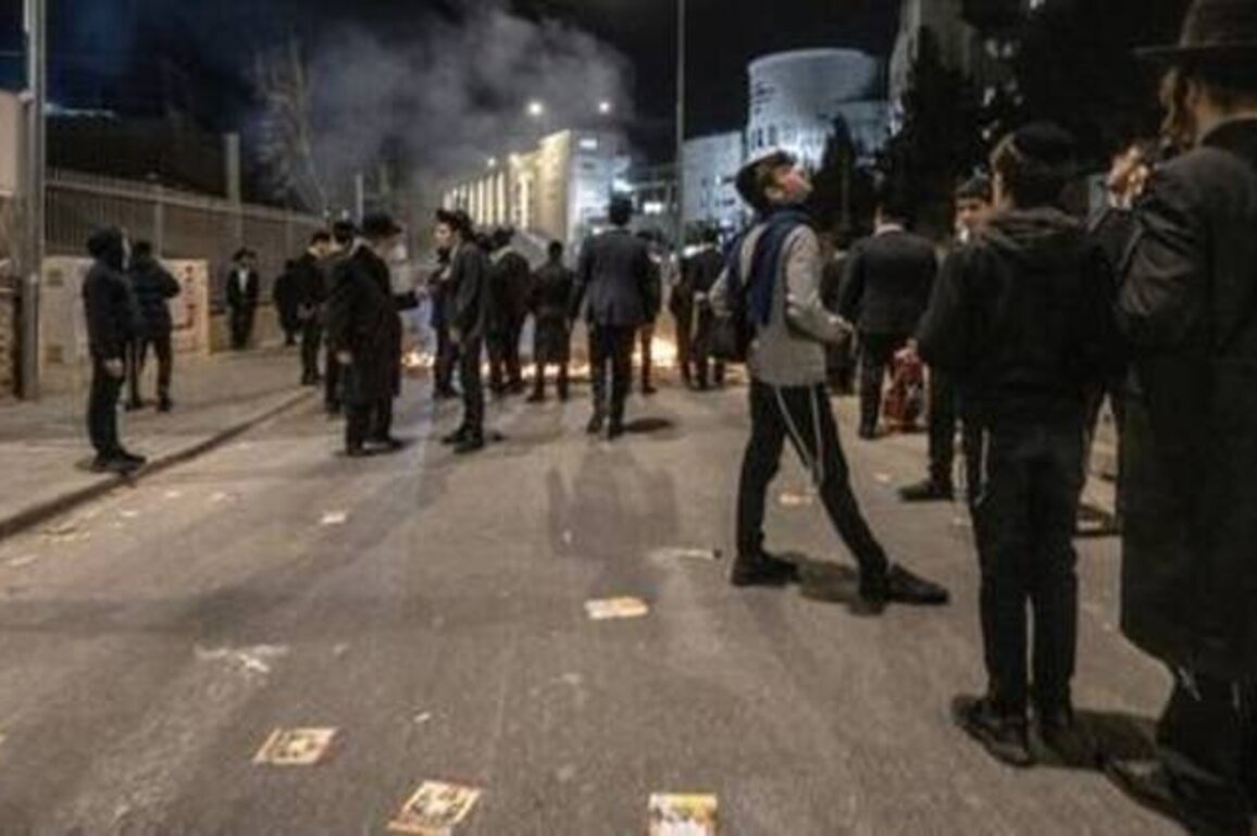 Bus runs over ultra-Orthodox Jews protesting in Jerusalem (VIDEO)