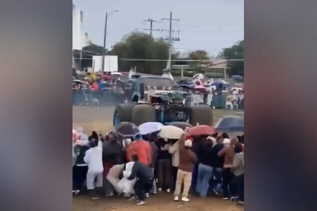 Monster truck plows into crowd in Colombia 