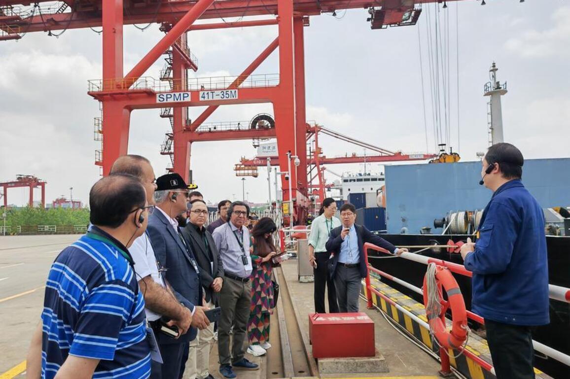 Pakistani journalists, scholars explore cultural beauty, cutting-edge tech during China tour