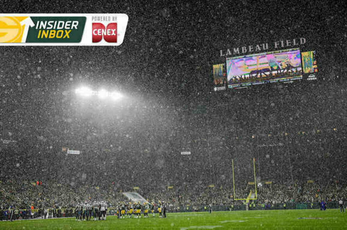 Inbox: Snowy football in Lambeau just somethin' else
