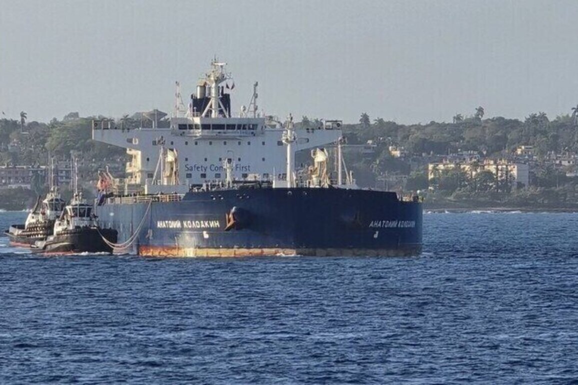 Russian tanker bypasses US oil blockade of Cuba (PHOTOS, VIDEO)