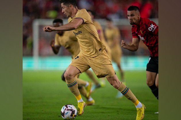 Lewandowski scores as Barcelona edge Mallorca 1-0, reach top of La Liga