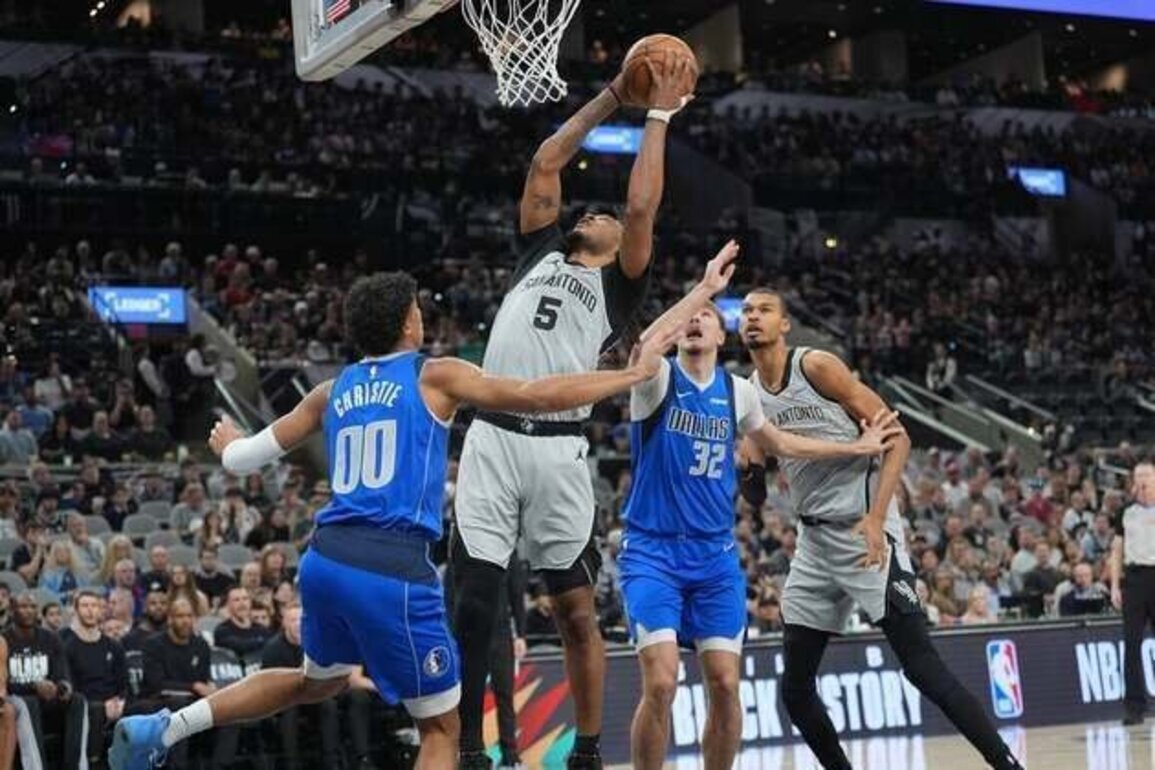 Stephon Castle's huge game helps Spurs complete mini-sweep of Mavs
