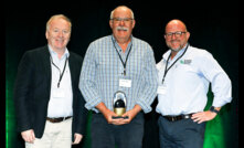  GRDC Seed of Gold winner – Andrew Barr (centre), with GRDC managing director, Nigel Hart, (left) and GRDC Southern Panel Chair, Andrew Russell. Picture courtesy GRDC.