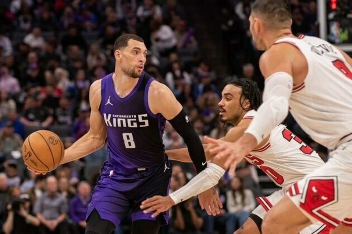 Coby White-led Bulls rally from 19 down to beat Kings
