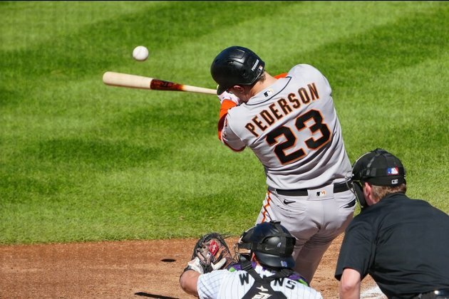 Giants outlast Rockies 11-10 despite wild finish