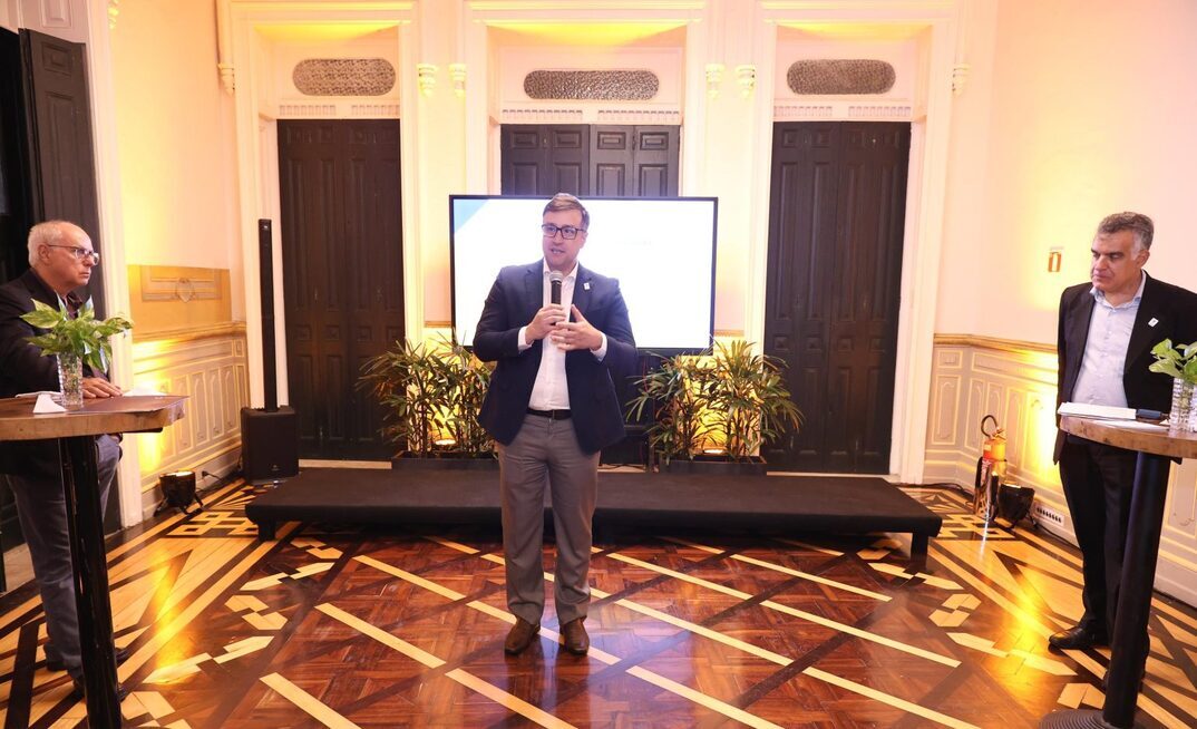 Pablo Cesário (c), diretor-presidente do Ibram no lançamento da Exposibram 2027