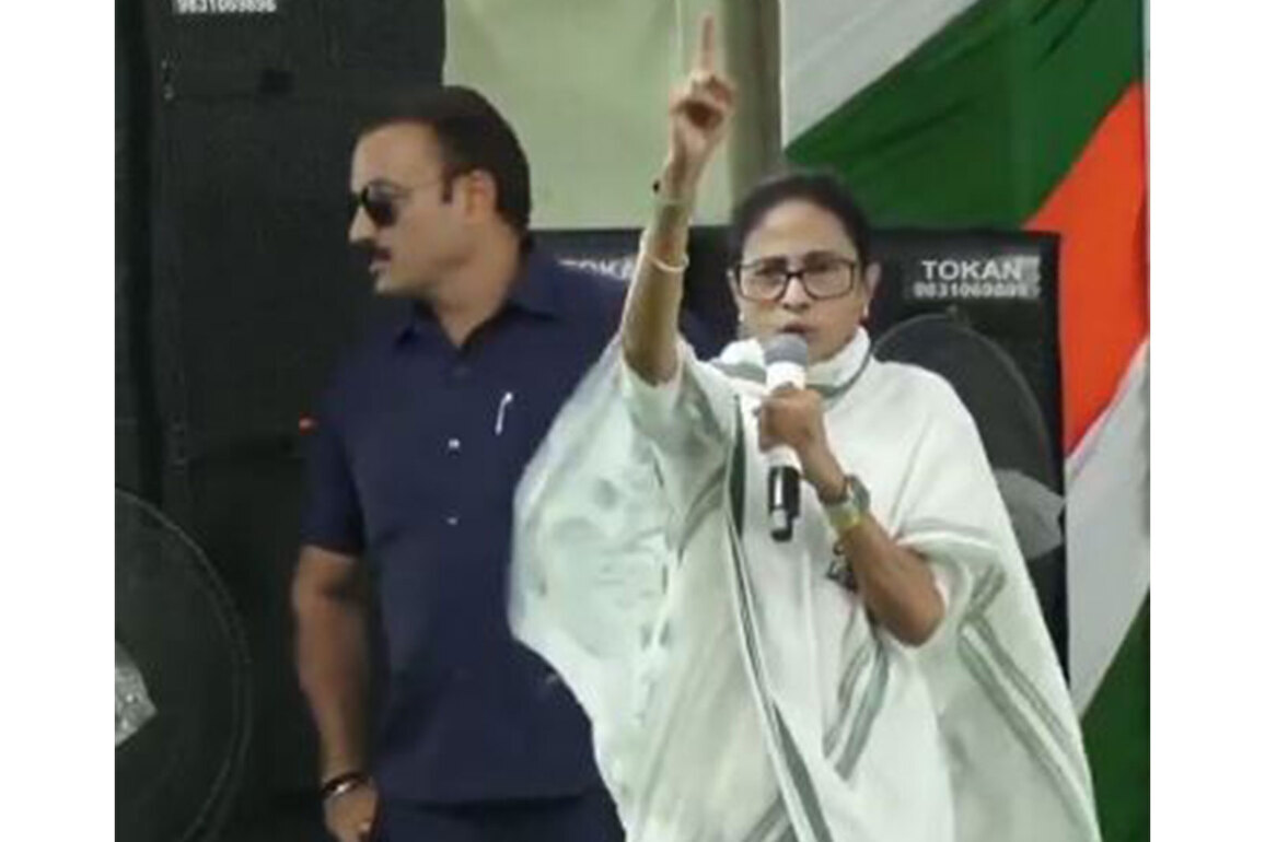 "In 2026, BJP Govt in Delhi will fall, we will target Delhi": Mamata Banerjee