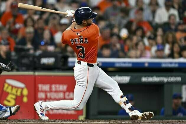 Astros SS Jeremy Pena hits IL with rib fracture