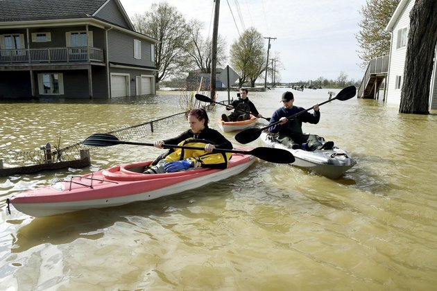 Great Lakes flooding: The warning signs that homes must be moved