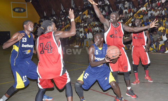 Ndikumana shines at the Oilers - Canons contest Ndikumana shines at the Oilers - Canons contest