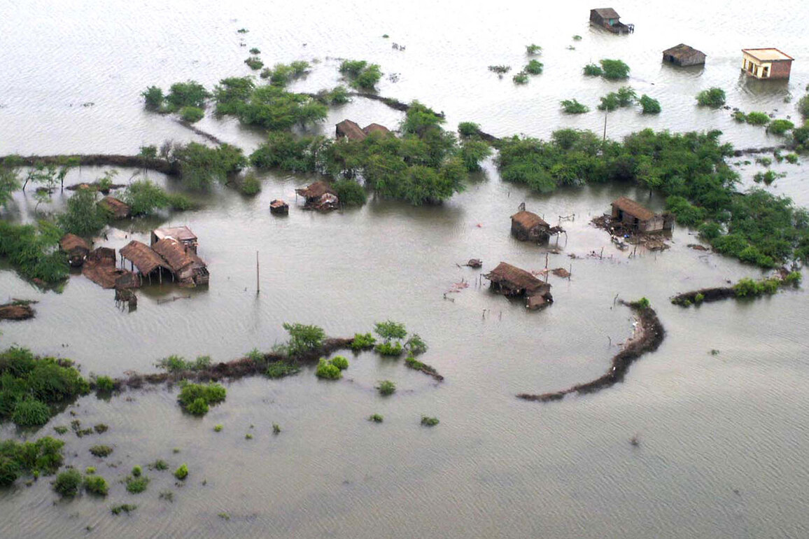 Pakistan: Punjab faces severe flood threat as Sutlej, Ravi, Chenab rivers swell