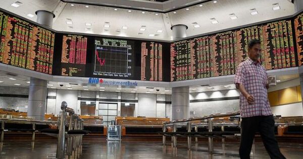 Dow jones edges up 12 points as Fed rate decision boosts stocks