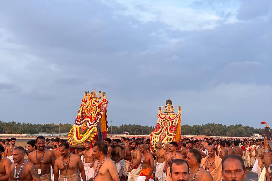 Flight ops paused as Thiruvananthapuram Airport turns into 'path of faith' for Painkuni Arattu ritual