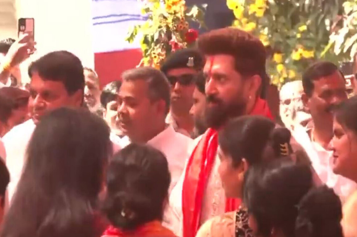 "I pray this festival brings new colours of progress": Chirag Paswan celebrates Holi with family, party workers