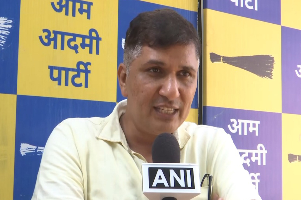"Public is angry with BJP": Saurabh Bharadwaj slams Rajkumar Chauhan's threat to demolish market