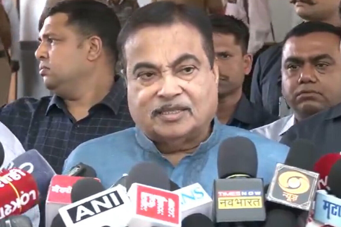 "Huge loss to music world": Union Minister Nitin Gadkari mourns Asha Bhosle's demise
