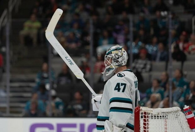 Sharks G James Reimer placed on IR