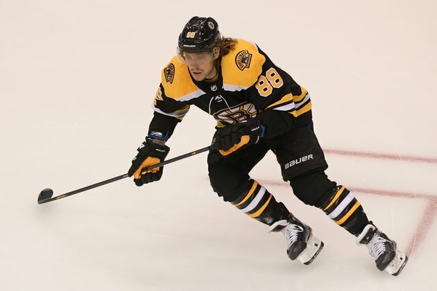 Bruins' Pastrnak ruled out for Game 2 vs. Hurricanes