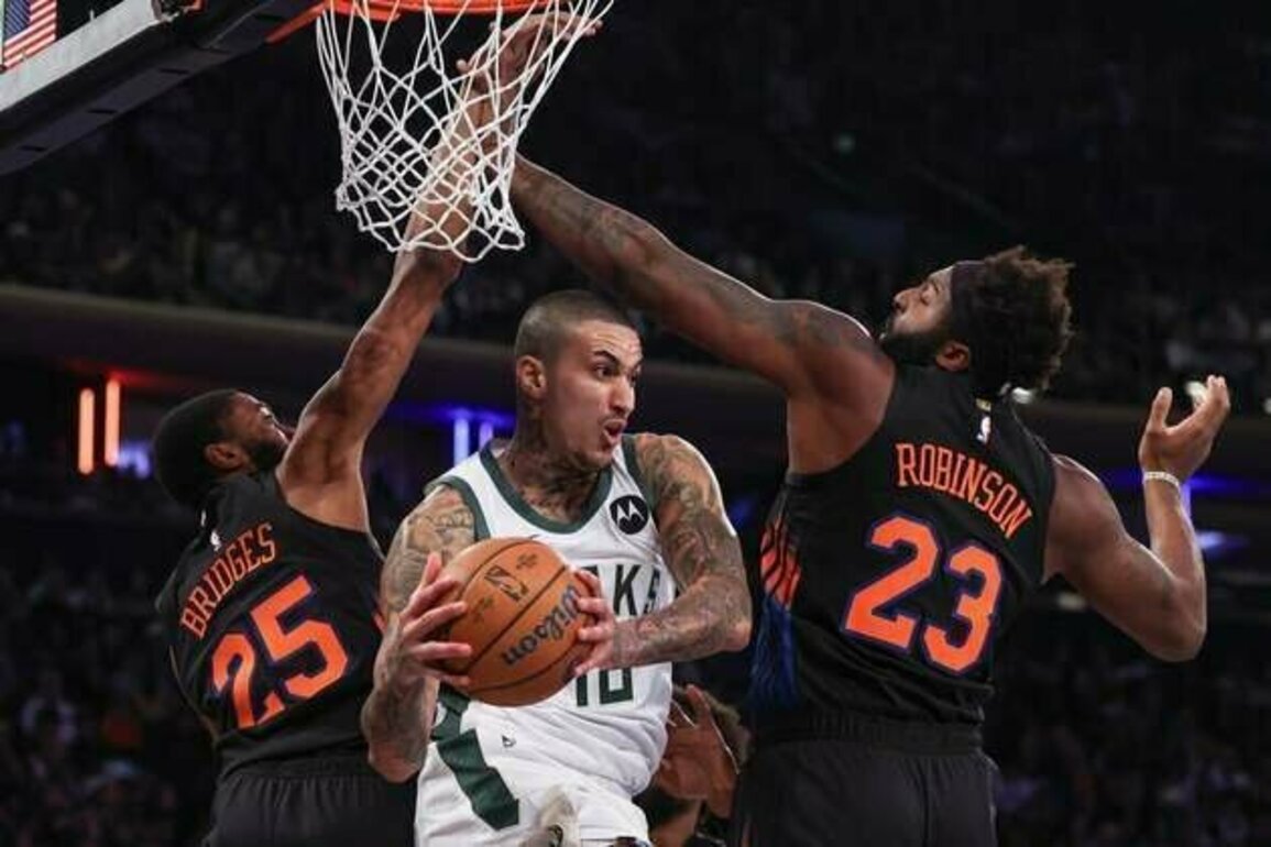 Jalen Brunson, Knicks KO Bucks, advance in NBA Cup