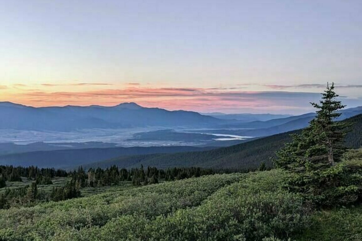 How to poop outdoors in a way that won't harm the environment and other hikers