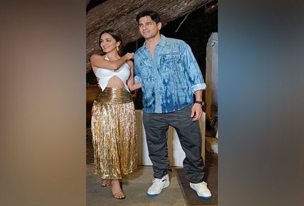 Sidharth Malhotra, Kiara Advani look hot together as they attend Ashvini Yardi's birthday bash