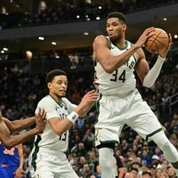 Soaring Giannis Antetokounmpo leads Bucks into clash vs. Warriors