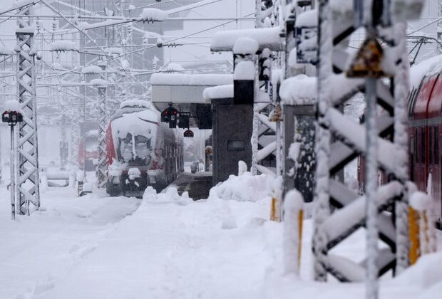 German city paralyzed by heavy snowfall