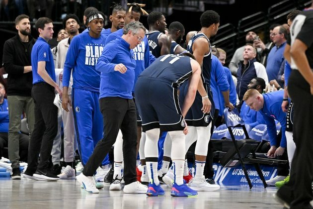 NBA roundup: Luka Doncic (heel) exits Mavs' win over Pelicans