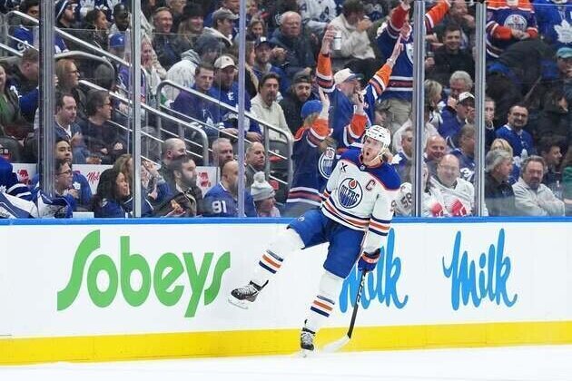 Connor McDavid (2 goals, assist) continues torrid pace as Oilers top Maple Leafs