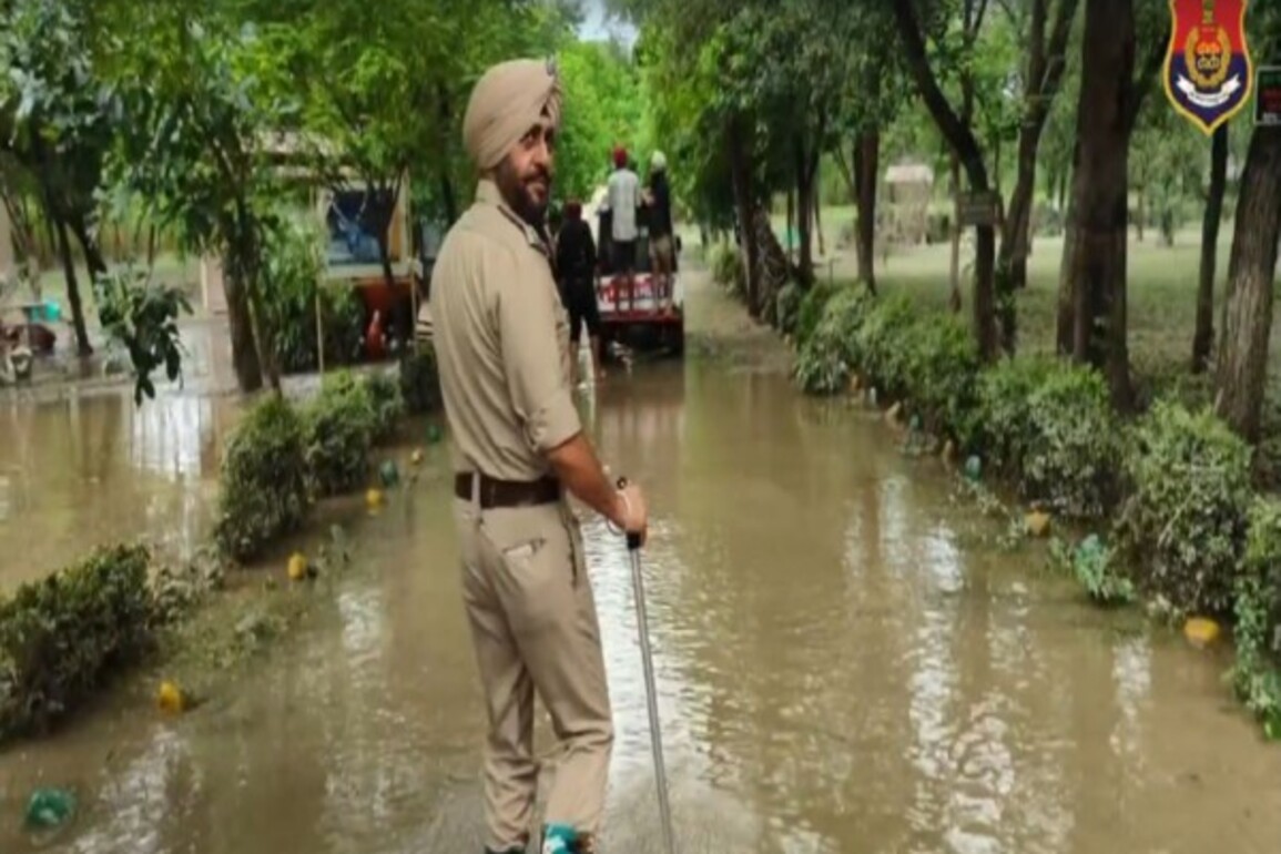 Pathankot Police working round the clock to ensure citizens receive every possible help and support: Punjab DGP