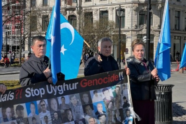 Former World Uyghur Congress chief joins protest in Norway marking 35th anniversary of Baren massacre
