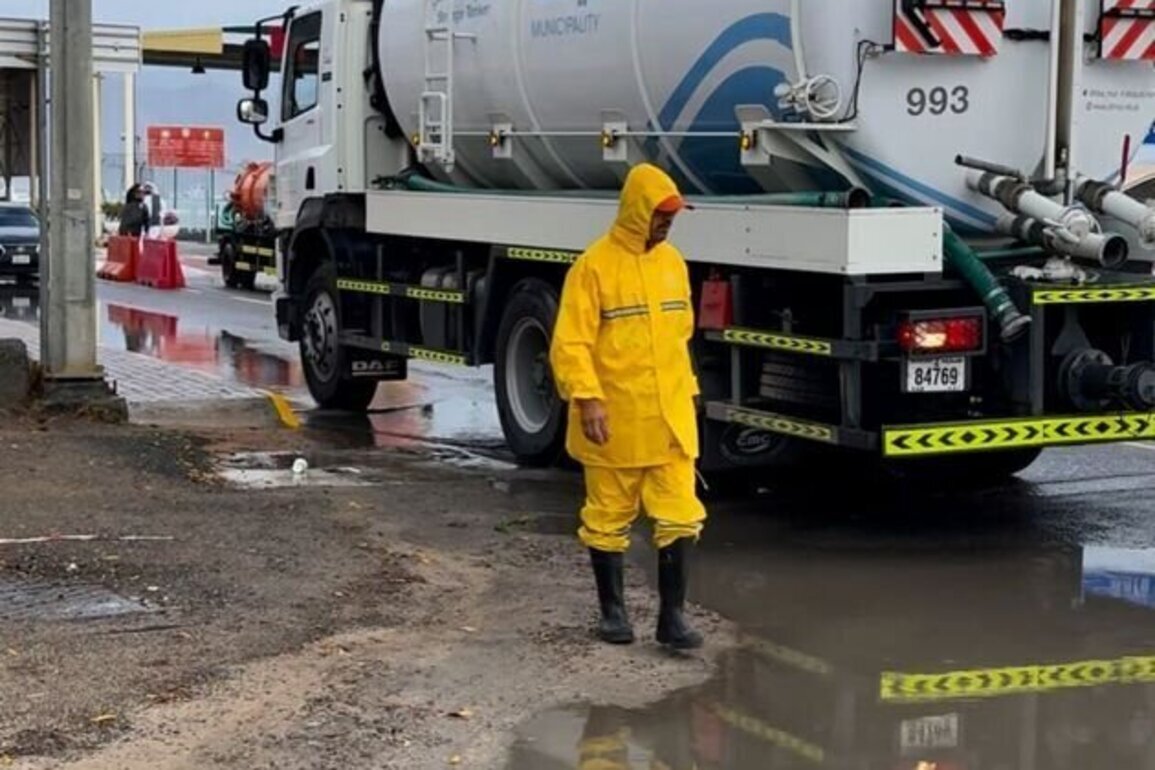 UAE municipalities step up rain response to maintain safety, traffic flow
